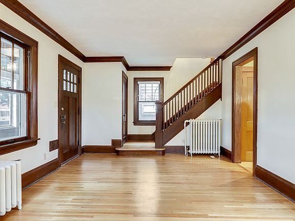 5th image of 1889 Stanford Ave