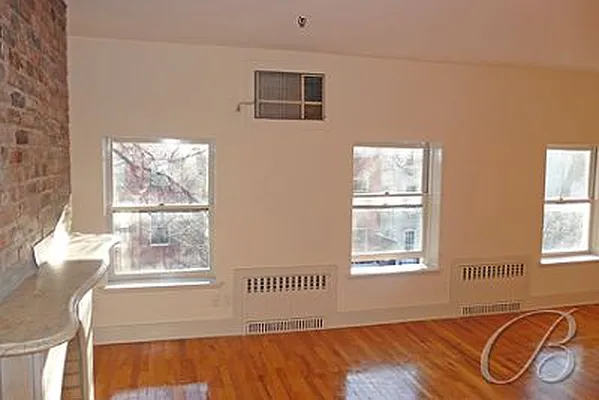 Rented by Bellmarc Realty | media 15