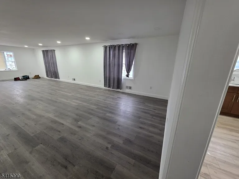 260 Trenton Ave — Photo 10