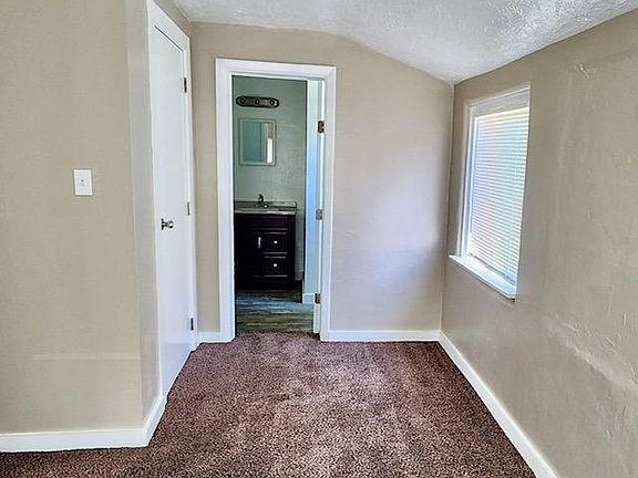 5th image of 3517 E Pine Ave