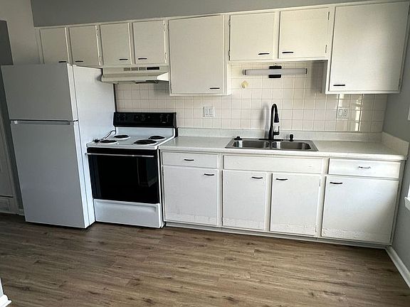 3rd image of 1802-1806 W William St #1802-1
