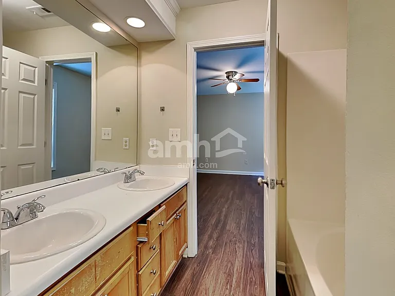 2033 Cartier Ruby Ln — Photo 12