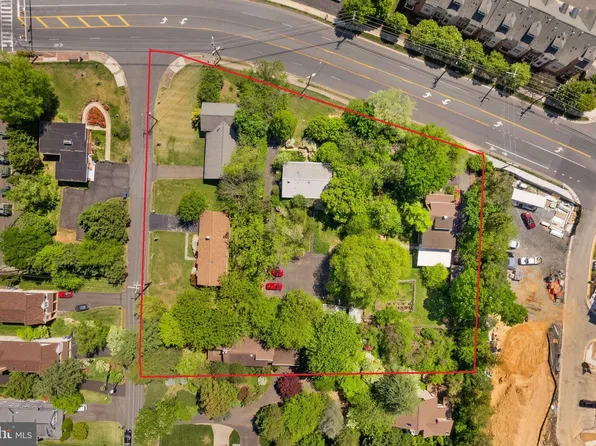 Chain Bridge Road Pathfinder Ln, McLean, VA 22101