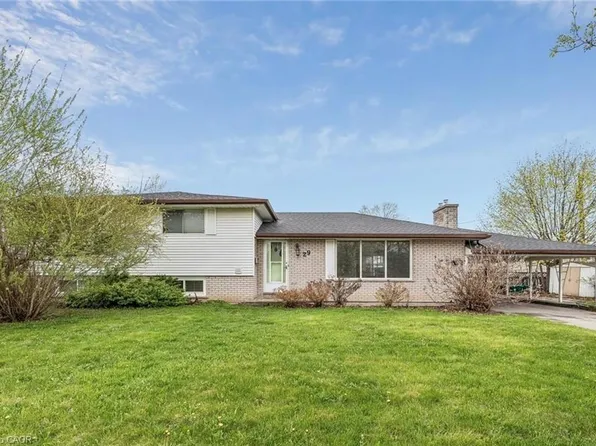 29 Heather Ct, Welland, ON L3C 4P8
