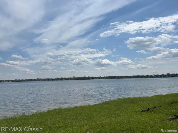 Vacant Main St, Whitmore Lake, MI 48189