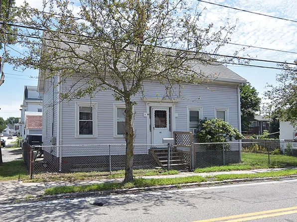 47 Potter St, East Providence, RI 02914