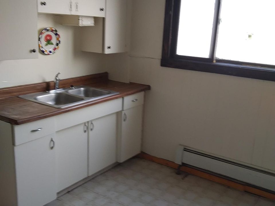 2nd image of 119 Hirschbeck St #1