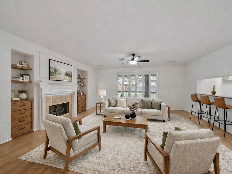Listing photo 4