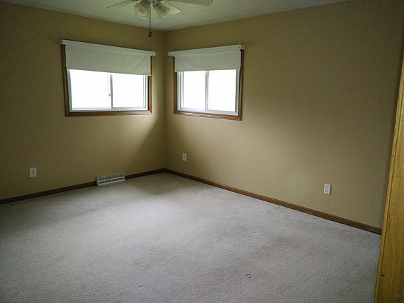 3rd image of W358N5358 Crestview Dr