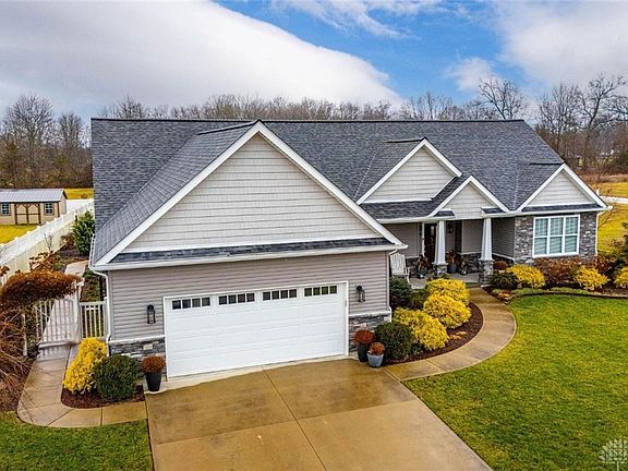 2nd image of 119 Kelly Dr