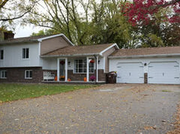 104 Kilkelly St, Eaton Rapids, MI 48827