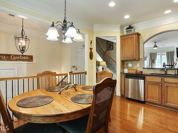 3rd image of 2565 Speer Ct SE