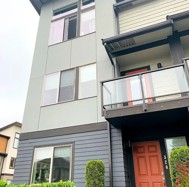 320 Bremerton Ave NE