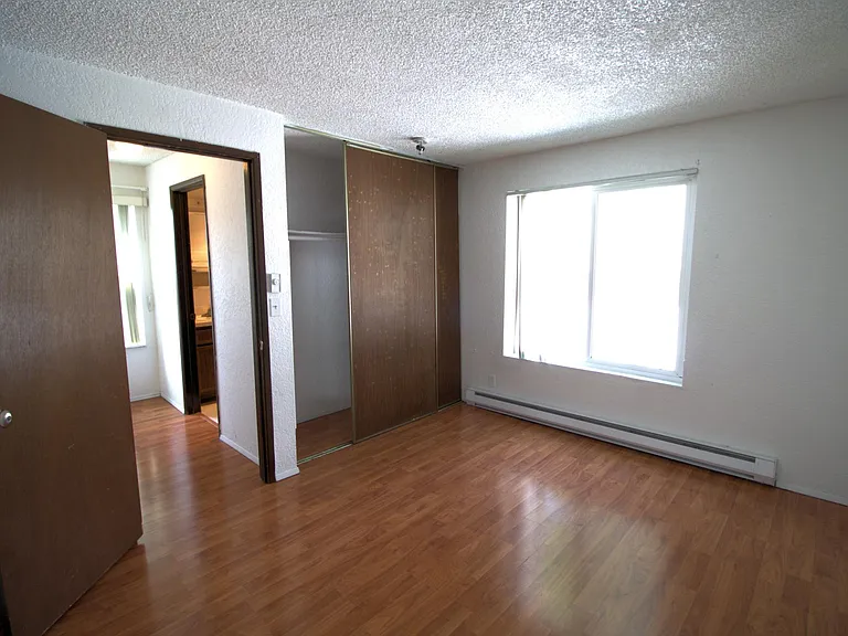 5018 11th Ave NE #A — Photo 15