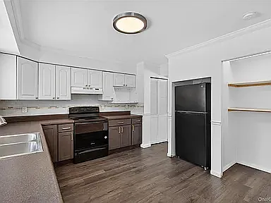 64 Bayberry Dr — Photo 8