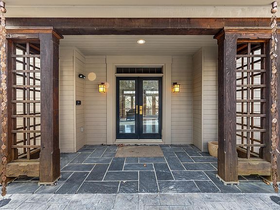 3rd image of 129 Martin Ln