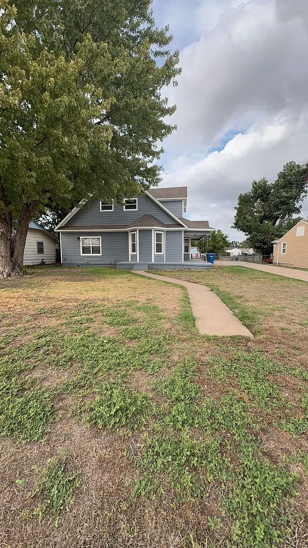 2424 W Oklahoma, Enid, OK 73703 — Photo 2