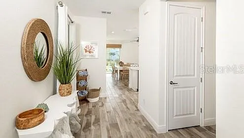 3 bed, 2.0 bath, 1712 sqft, $3,300 — Photo 2