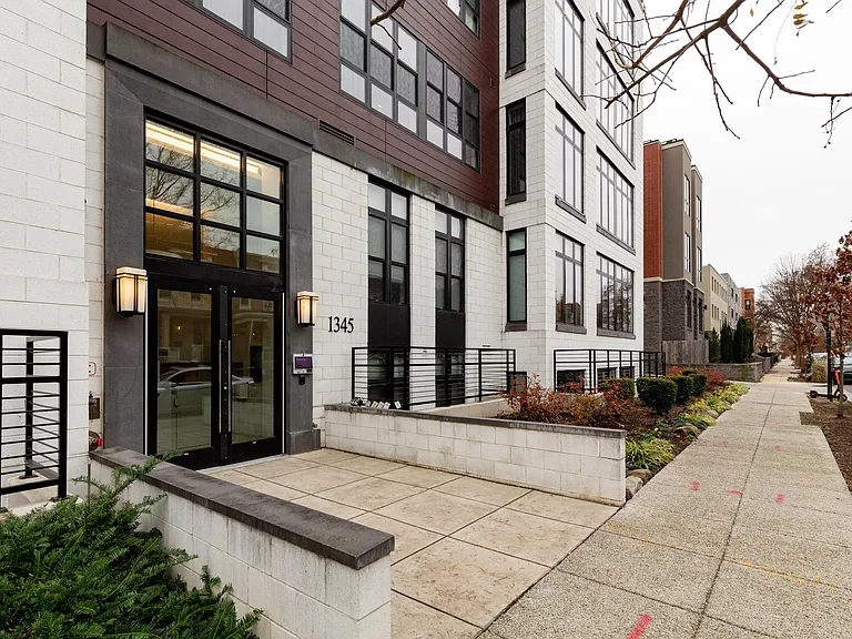 1345 K St SE #407 — Photo 29
