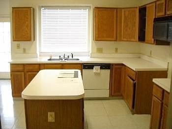 4th image of 600 Thornton Ct