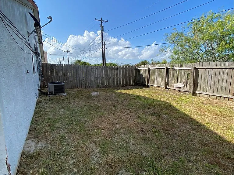 317 Easy St #B — Photo 2