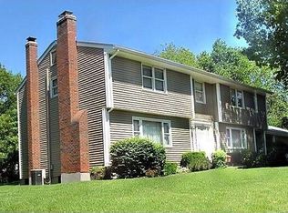 15 Indian Trl, South Windsor, CT 06074