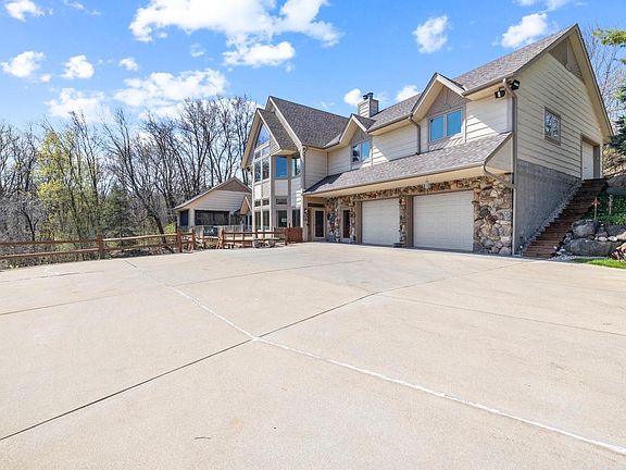 4th image of 7430 Aurora ROAD