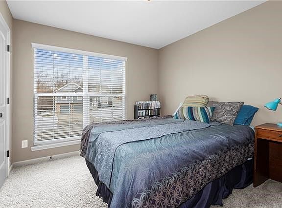 3rd image of 4209 NE 84th Ter
