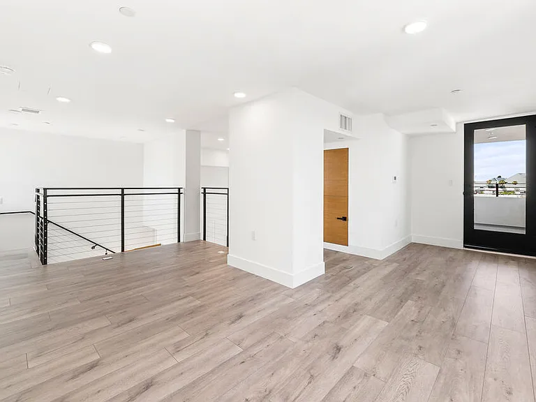 11013 Hartsook St #504 — Photo 17