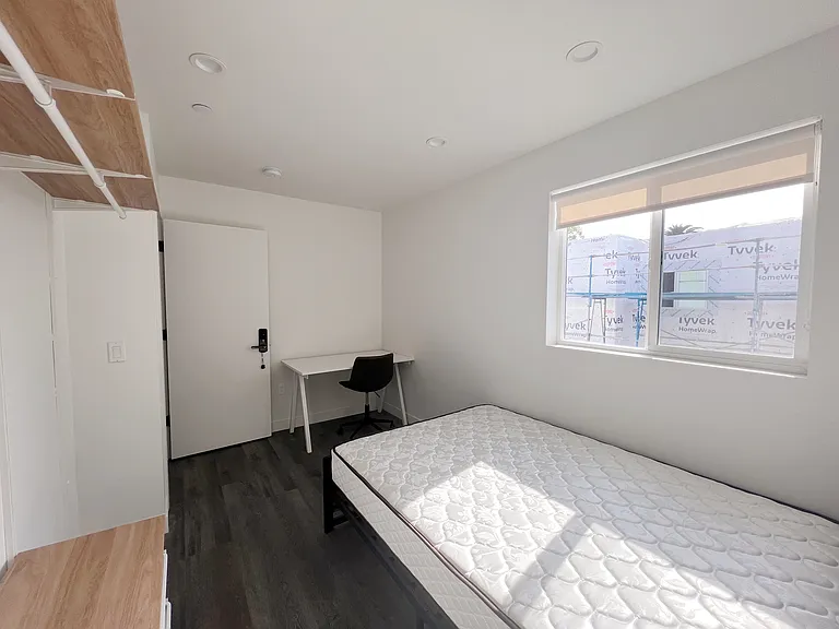 1439 W 37th Dr — Photo 76