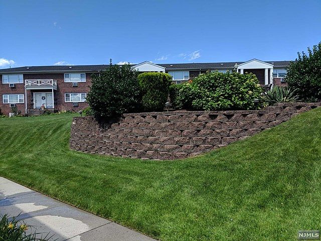 2nd image of 100 Bergen Blvd APT 20