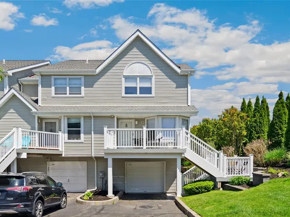 118 Leeward Lane #118, Port Jefferson, NY 11777