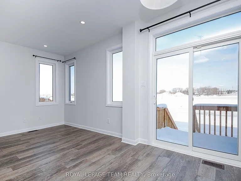 645 Hamsa St — Photo 20