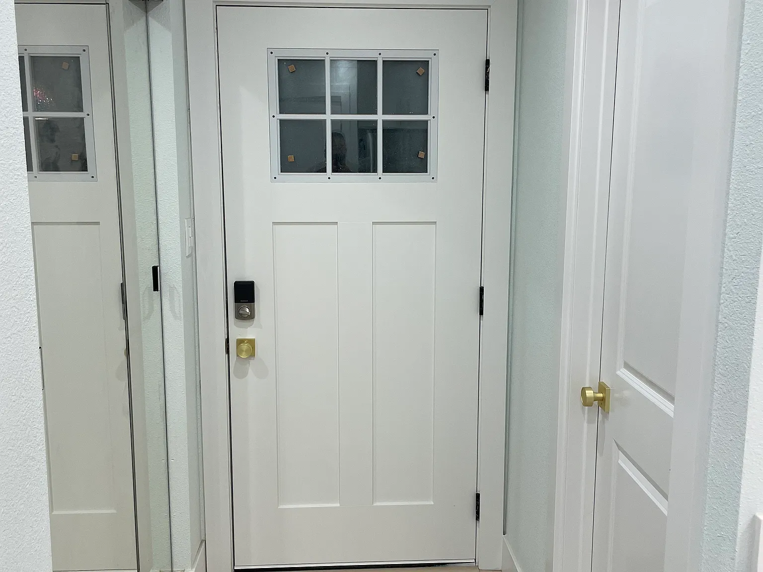 1281 Las Palmas Dr — Photo 4