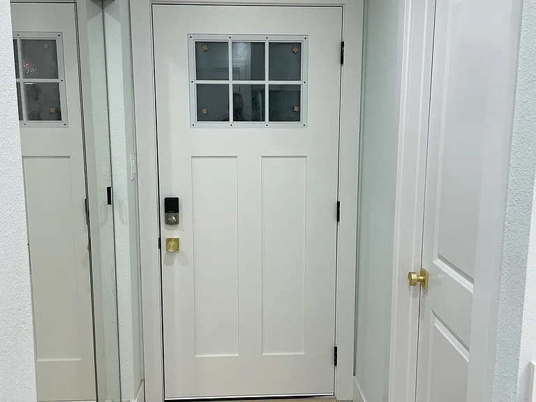 1281 Las Palmas Dr — Photo 4