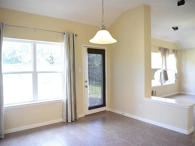 22055 Canyonwood Park Ln — Photo 9
