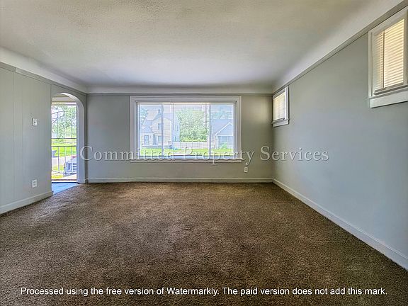 3rd image of 14148 Manor St