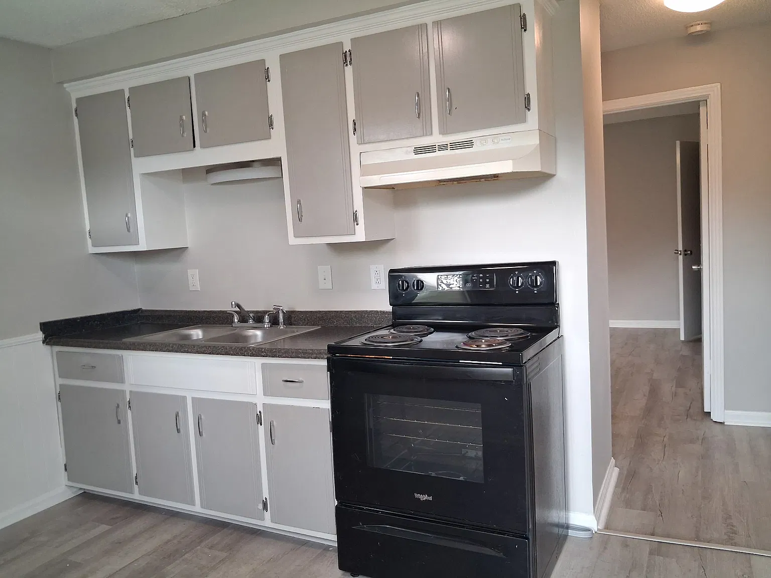 2 bed, 725 sqft, $899 — Photo 1