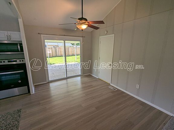 4th image of 192 Moorewood Ave