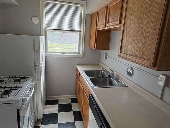 4th image of 311 N 31st Ave APT 17