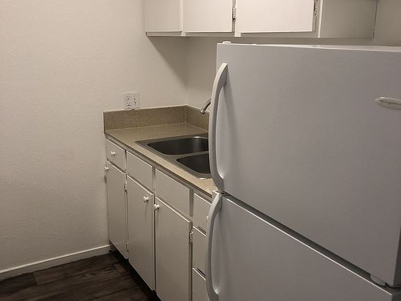 4th image of 647 S 1200 E APT 11B
