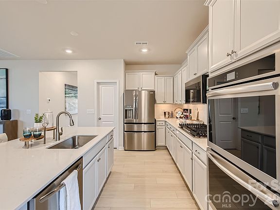 5th image of 2704 Monument Point Cir