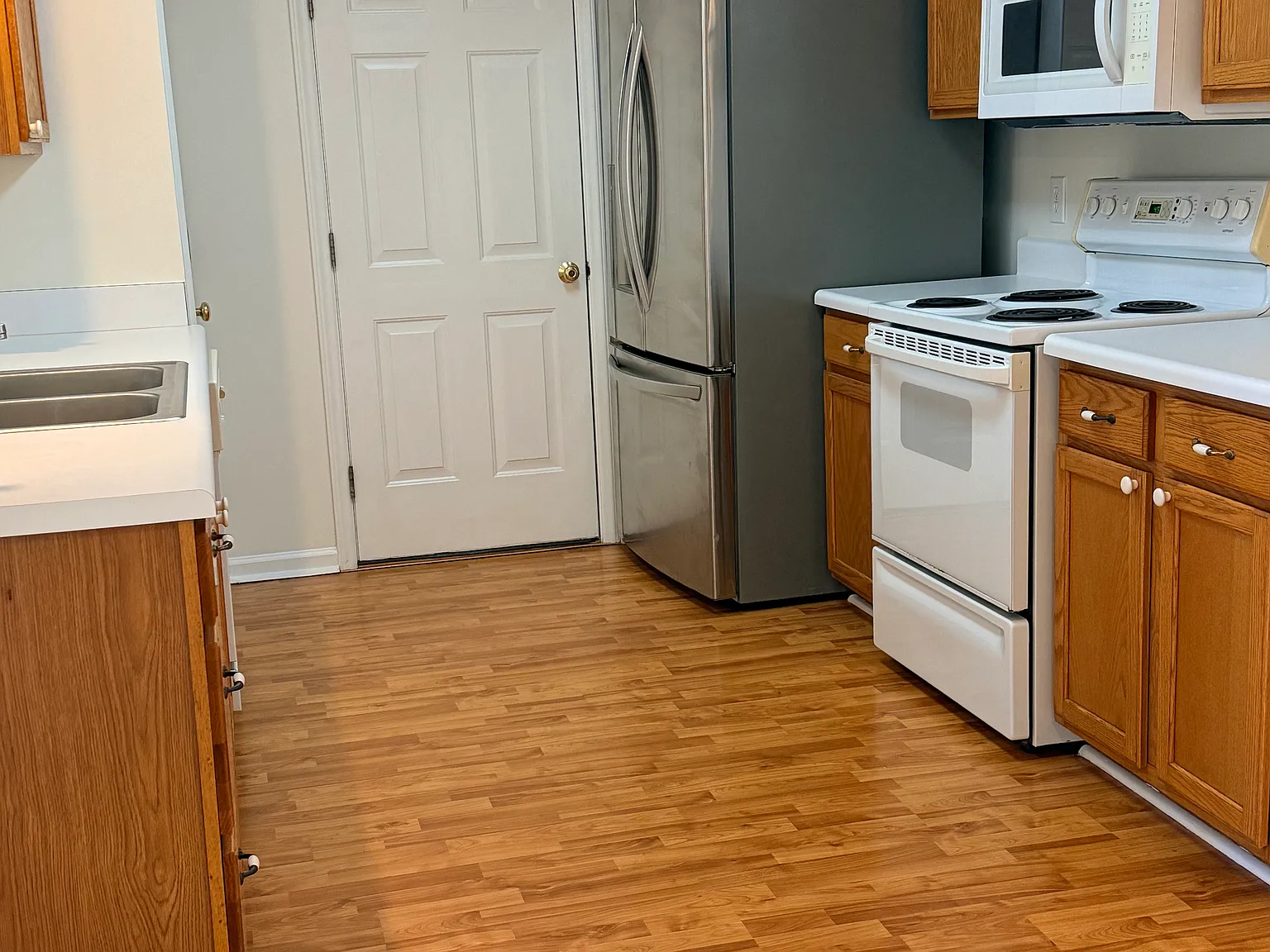 2 bed, 1038 sqft, $1,500 — Photo 3