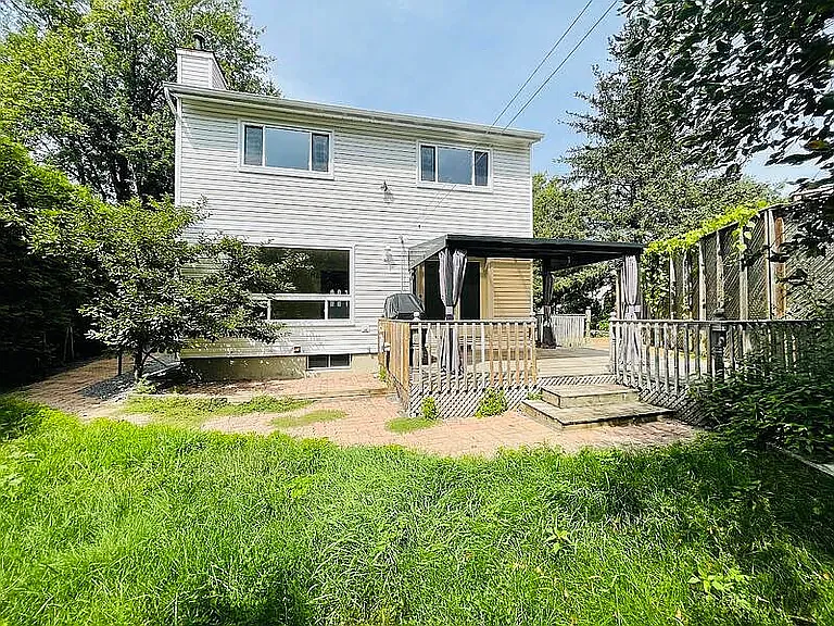 934 Beauclaire Dr — Photo 1