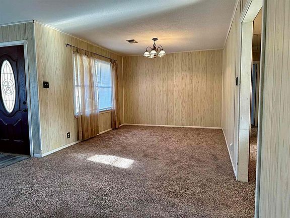 3rd image of 5201 Doyle Avenue