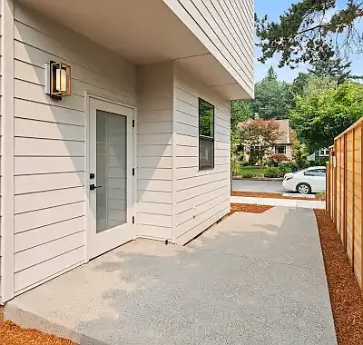 3984 NE 35th Ave — Photo 9