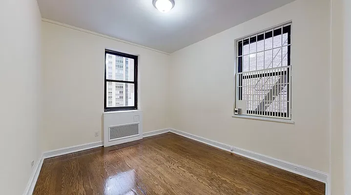 Rented by Bond New York | media 23