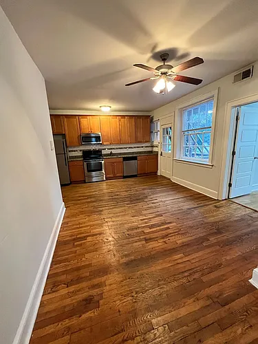 1121 W Grace St Photo 1