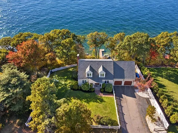 211 Herring Pond Rd, Plymouth, MA 02360