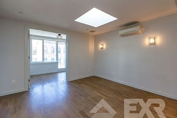 Rented by EXR | media 3